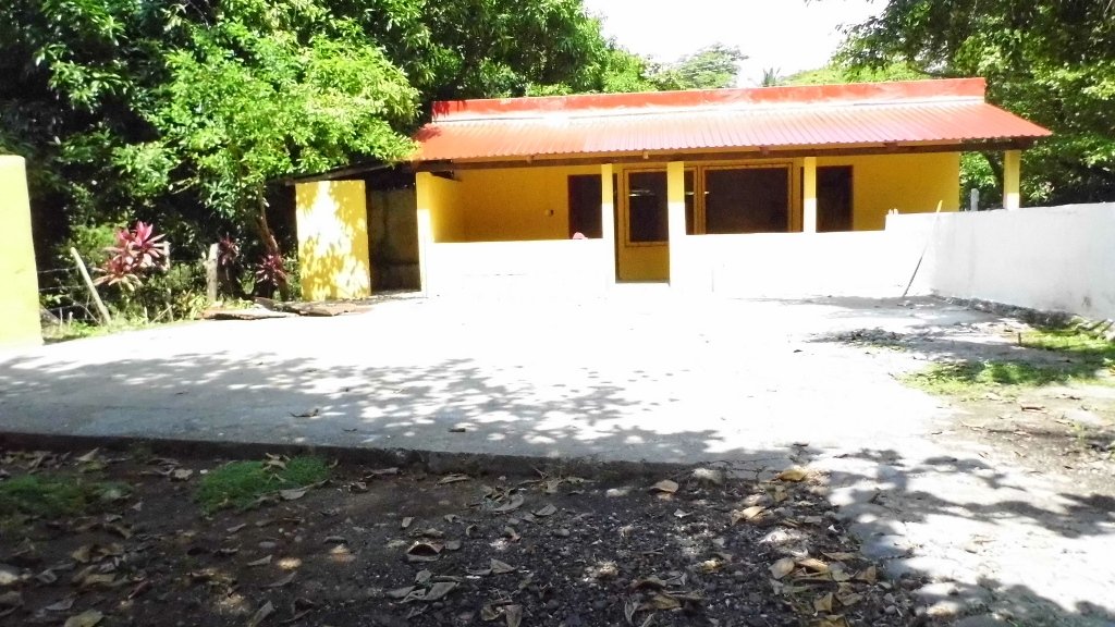 Se Alquila propiedad con local a orilla de carretera Km 108.5 Taxisco Santa Rosa